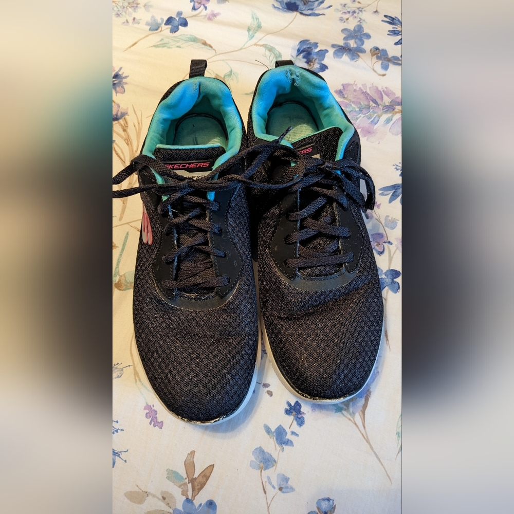 Skechers lite weight women's black shoes